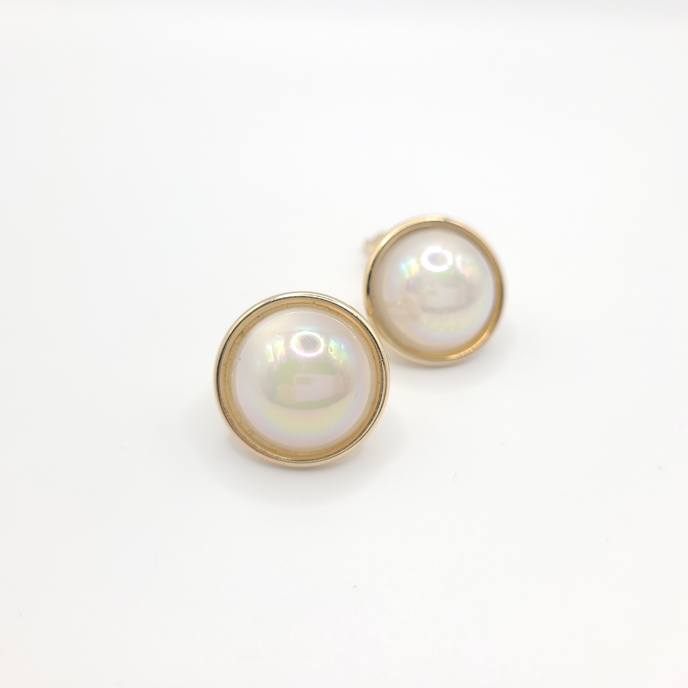 Vintage Signed Lisner Faux Pearl Opalescent Clip On Earrings Gold Tone